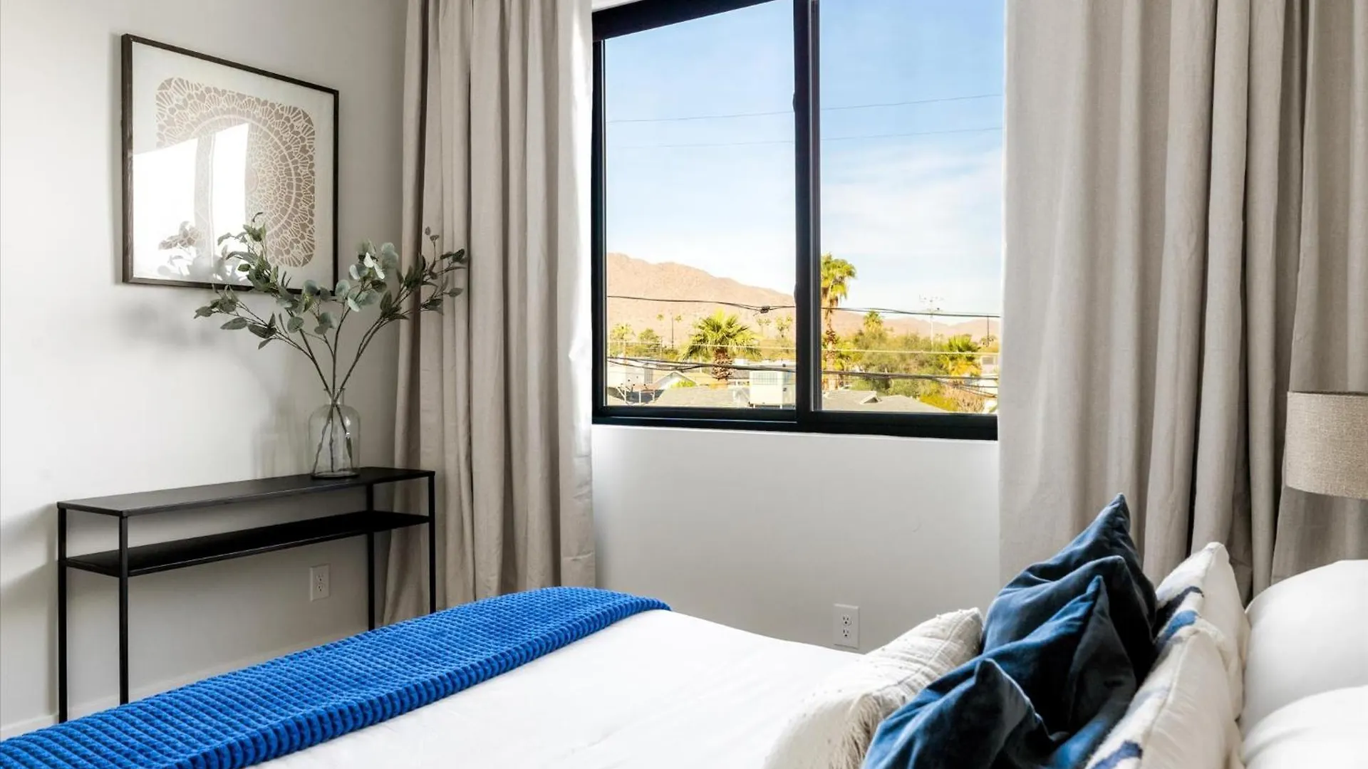 Desert Palm Luxury Space - Walk To Old Town! Scottsdale Tatil Evi