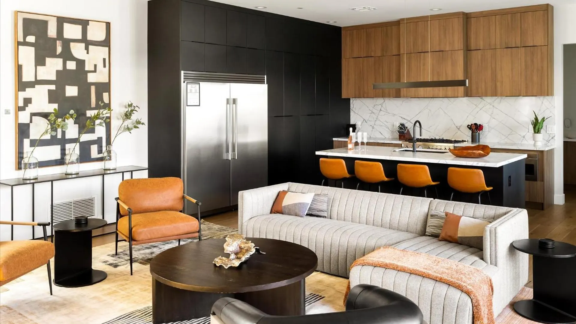 Desert Palm Luxury Space - Walk To Old Town! Scottsdale